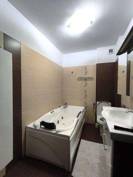 Eroii Revolutiei, Berceni apartament 4 camere, 2 locuri de parcare